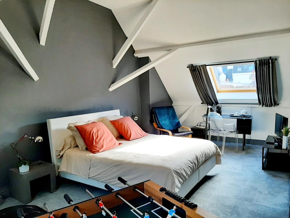 La 30 Bed & Breakfast *